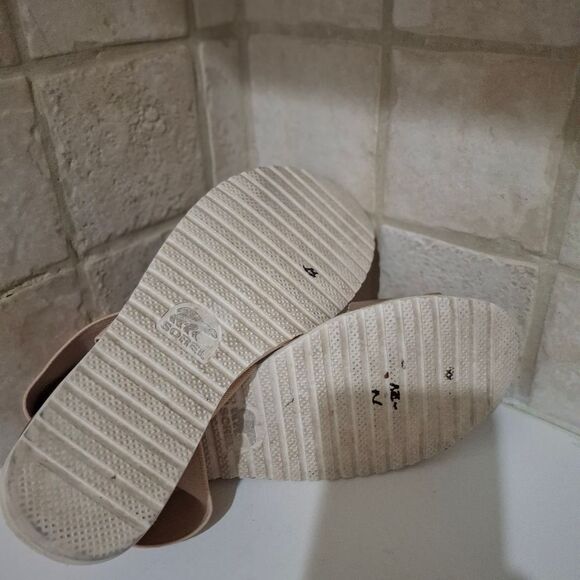 Sorel Strap Flat Golden Sandals Size 7 - Picture 6 of 6